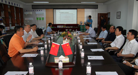 深耕藍(lán)色沃土 激活創(chuàng)新引擎——青島市委書記李群調(diào)研海大生物工程開發(fā)，推動(dòng)生物技術(shù)產(chǎn)業(yè)躍升